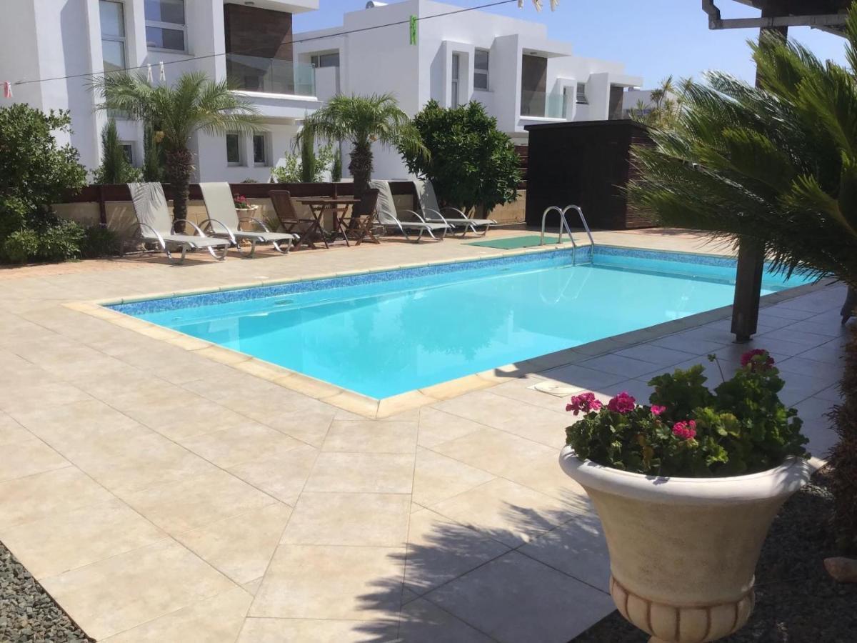 Carolyn Villa Is A Luxury 4-Bedroom Villa With Private Pool In Ayia Napa Exterior photo